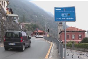 Argegno, un altro mese di lavori verso la Valle Intelvi: circolazione interrotta e senso unico alternato sulla Sp13