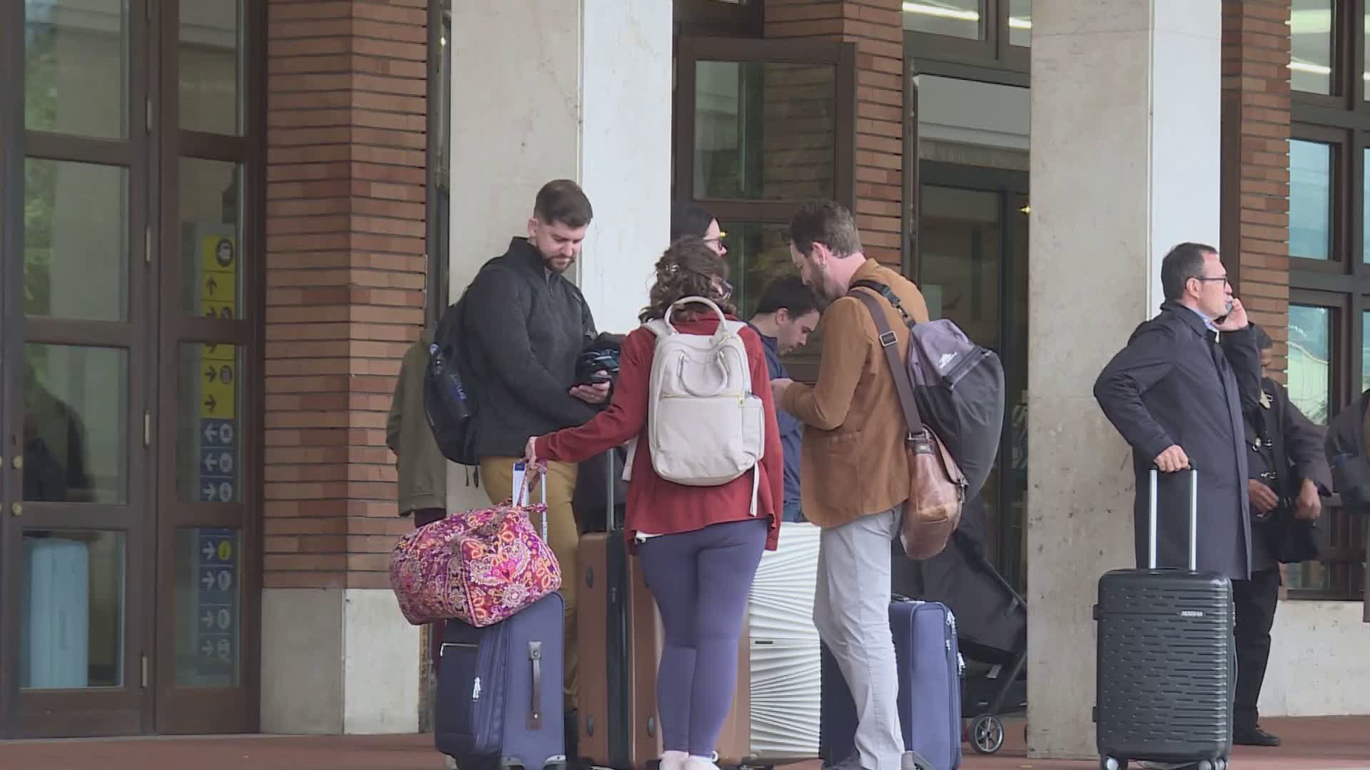 Mattina nera per i pendolari comaschi. Fino a 40 minuti di ritardo sulle linee per Milano
