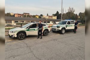 Cantù, aggredisce il capotreno e sfascia il vagone con un bastone. Arrestato 50enne