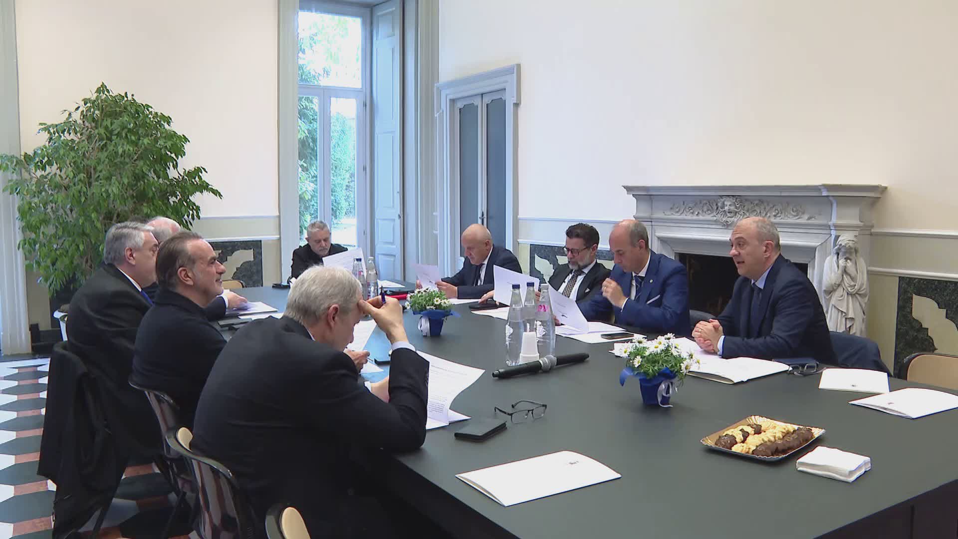 L’impatto della guerra in Iran, l’allarme delle province lombarde: “A rischio la chiusura di molte opere anche PNNR”