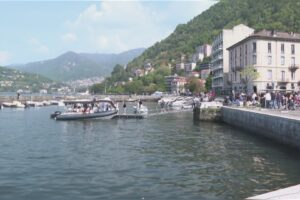 Controlli sul lungolago di Como: promozione dei taxi boat, in poche ore multe a cinque buttadentro