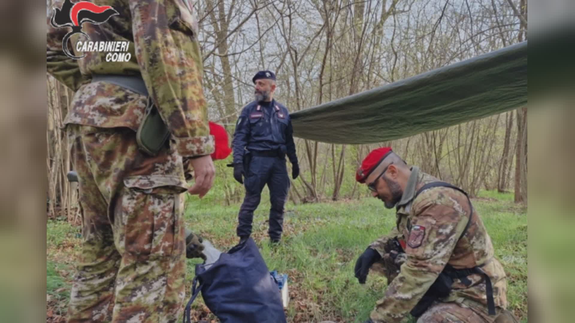 Spaccio nei boschi di Cadorago: cocaina, eroina e soldi, arrestato 52enne marocchino