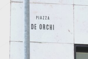 Como sempre più a portata di moto, ecco i nuovi parcheggi in piazza De Orchi