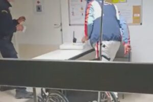 Armato al Valduce, ferita una guardia. Arrestato 33enne. I pazienti barricati in sala d’attesa