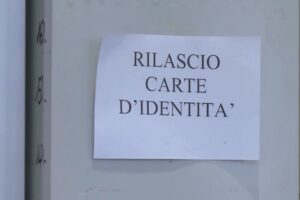 Comune di Como, lunghe code per il rilascio della carta d’identità elettronica