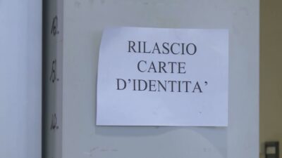 Comune di Como, lunghe code per il rilascio della carta d’identità elettronica