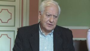 Villa Gallia, intitolata al professor Emilio Russo la nuova sala polifunzionale. I figli: “Sarebbe stato orgoglioso”