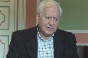 Villa Gallia, intitolata al professor Emilio Russo la nuova sala polifunzionale. I figli: “Sarebbe stato orgoglioso”