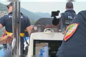 L’idrovolante non può atterrare per la barca nella pista. Multa da 2mila euro per un 65enne