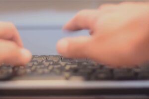 Pedopornografia online, operazione della polizia: tre arrestati, in manette un 28enne comasco