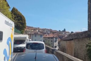 Ponte del primo maggio e traffico sulla Regina: movieri anche domenica