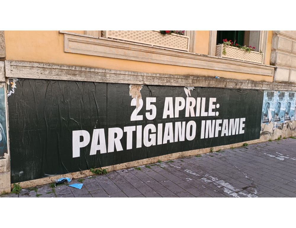 ’25 aprile, partigiano infame’, la scritta in alcune piazze di Roma