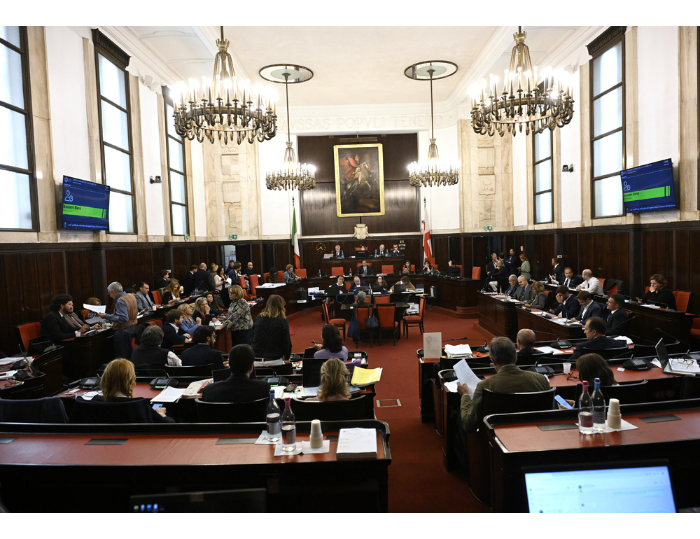 A Milano il centrodestra si spacca sul Remigration Summit