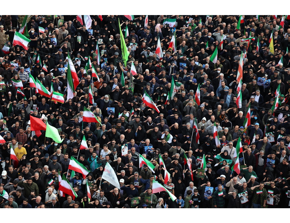 A Teheran funerali e messaggi di ‘vendetta’ dopo un mese di guerra