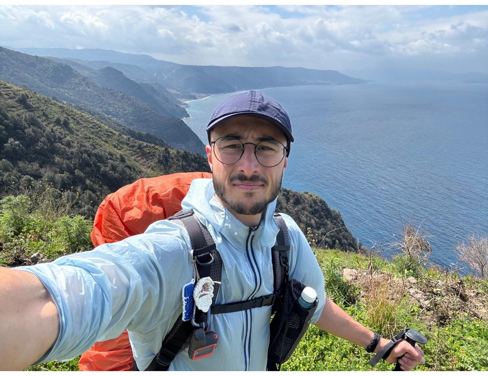 A piedi da Sicilia a Santiago de Compostela, giovane fotografo fa cammino di 4000 km