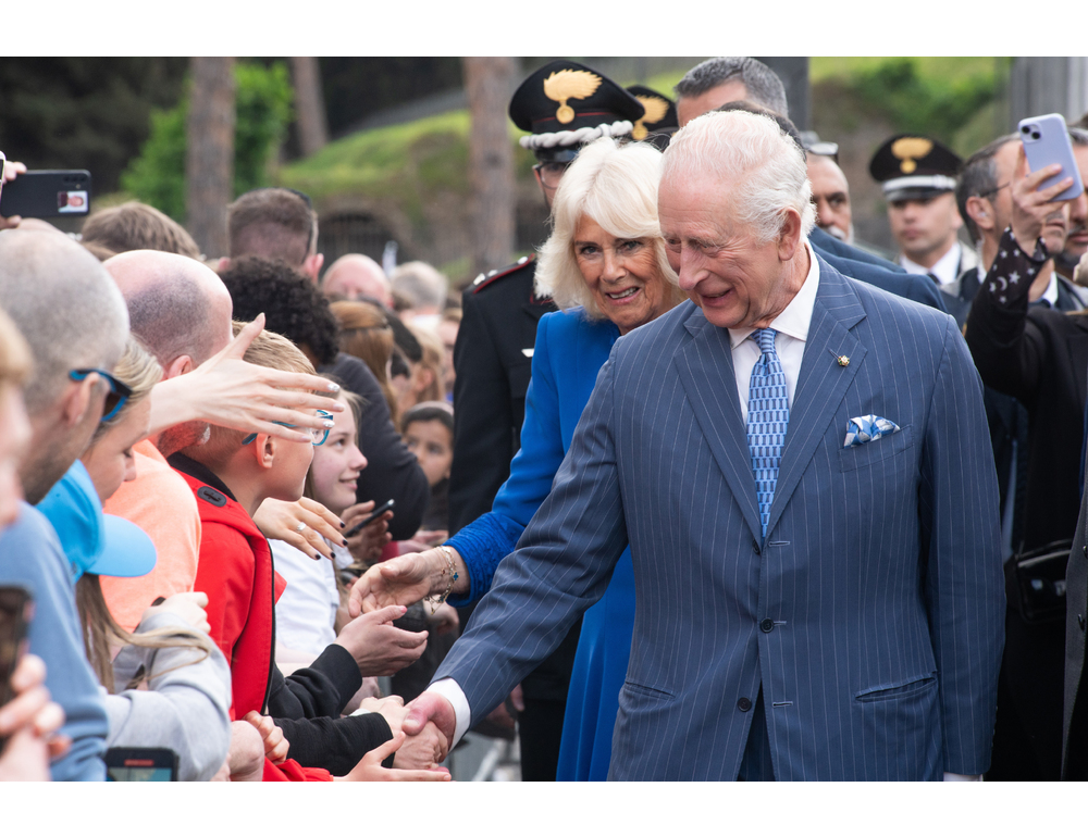 ‘A riveder le stelle’, mostra fotografica omaggio alla visita di Carlo e Camilla