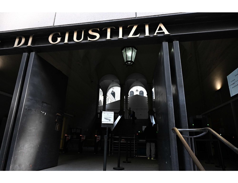 Abusarono di ragazza, pena ridotta a 5 anni in appello per due pallanuotisti