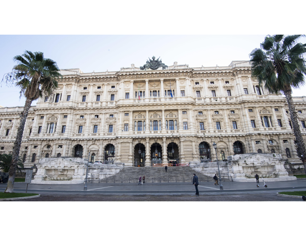 Aggredì la moglie a martellate, la Cassazione conferma 12 anni