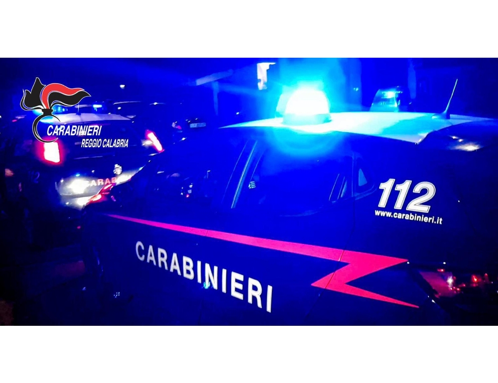 Aggredisce la moglie con un coltello, arrestato dai carabinieri