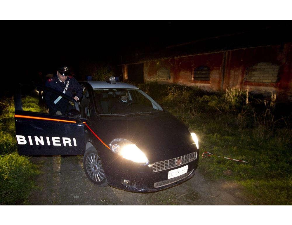 Agguato nella notte, due uomini uccisi a colpi di pistola nel Bergamasco