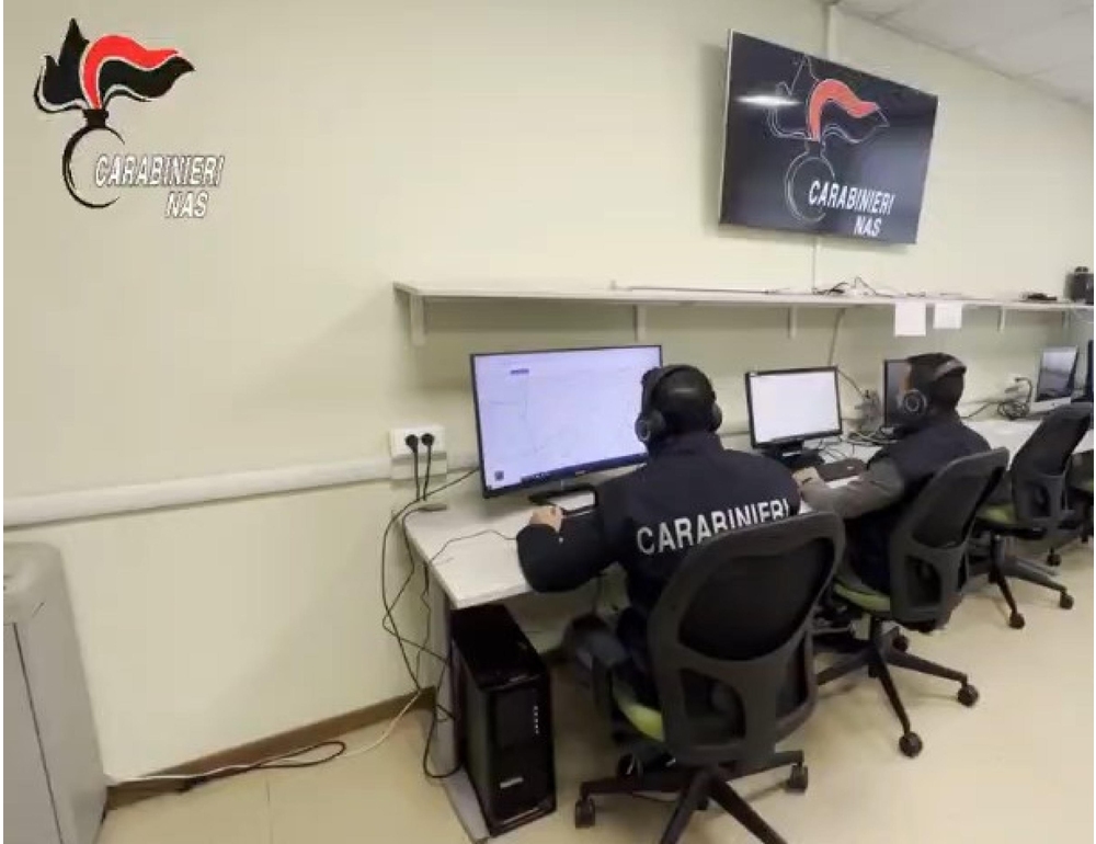 Ai domiciliari per violenza sessuale medico del lavoro