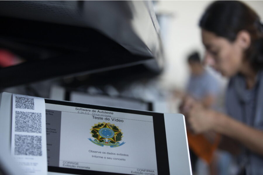 Le Chatbot sfidano le regole della giustizia elettorale influenzando gli elettori