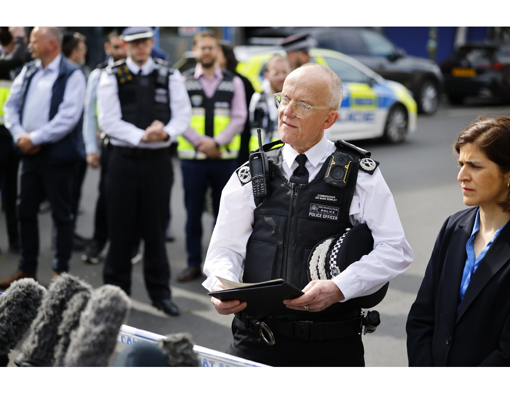 Attacco a Londra, ‘aggressore ha precedenti di violenza e problemi mentali’