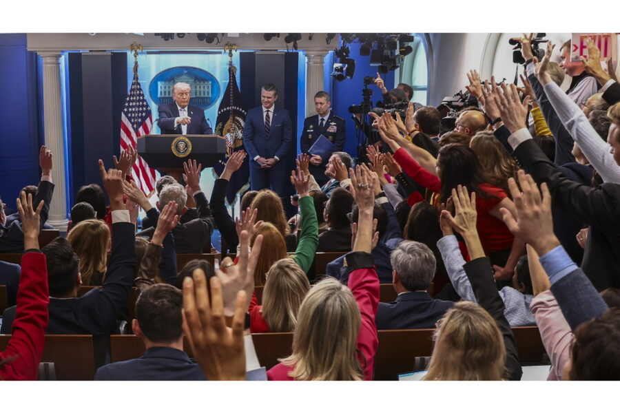 'Trump davanti al dilemma: attaccare stasera o posticipare di nuovo la scadenza'