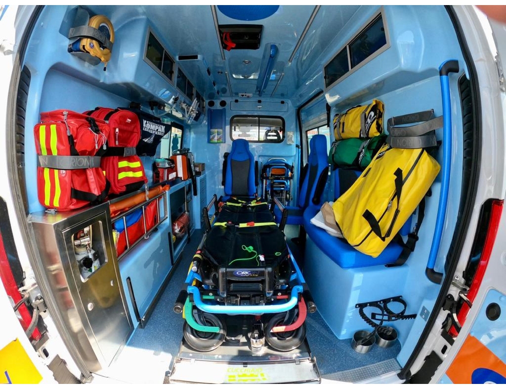 Bimba di 18 mesi rimane incastrata nel tosaerba, è gravissima