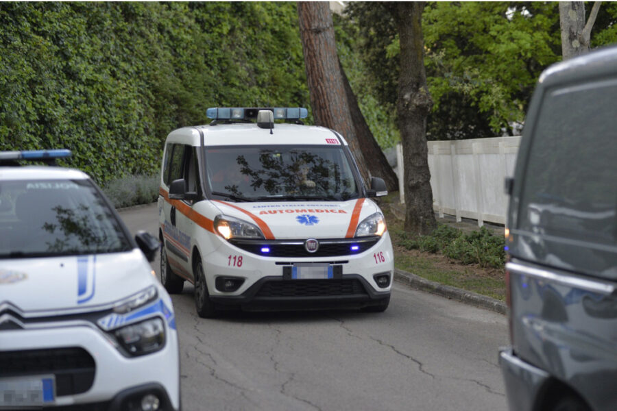 Sono tutti legati alla struttura dove il piccolo di 7 anni è morto sabato