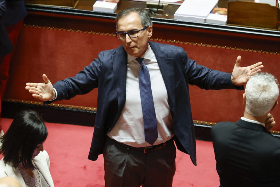 "Prima di 'missioni' governo aiuti imprese italiane. E venga in Parlamento"