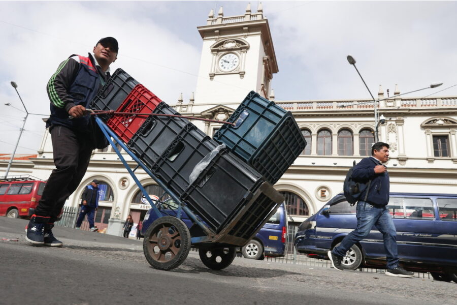 Cronenbold lascia la statale petrolifera tra le proteste per la qualità della benzina