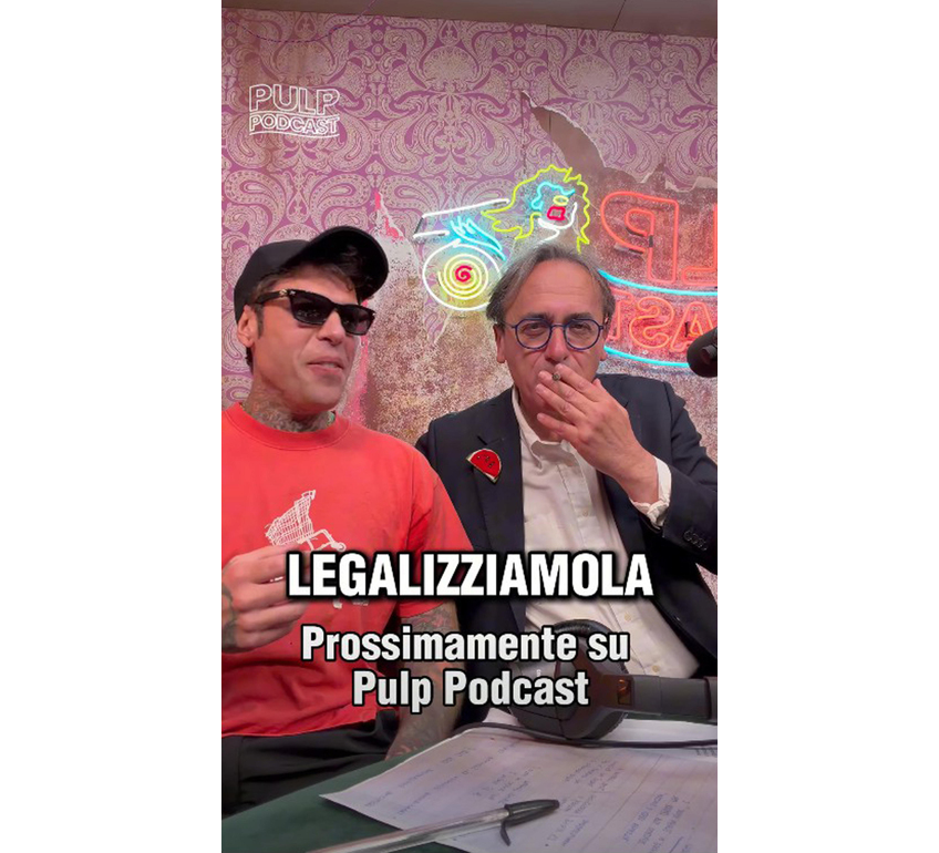 Bonelli da Fedez, ‘legalizzate la marijuana’. E fa un tiro in diretta