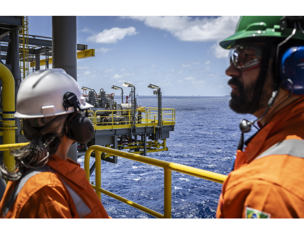 Brasile, nuova scoperta di petrolio nel bacino pre-sal di Campos