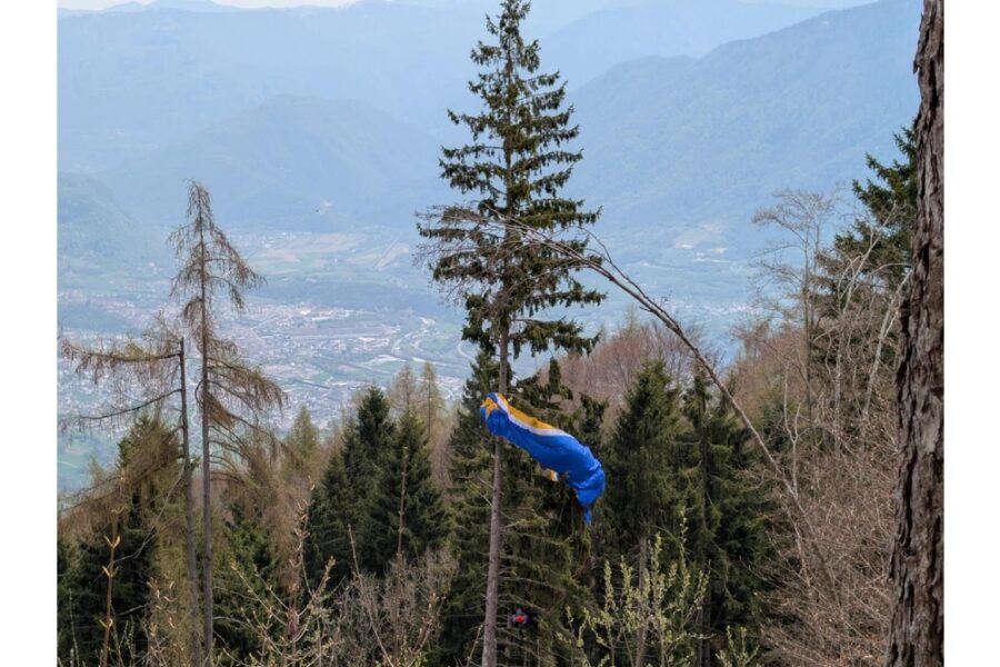 Una giovane recuperata dal Soccorso Alpino sul monte Avena