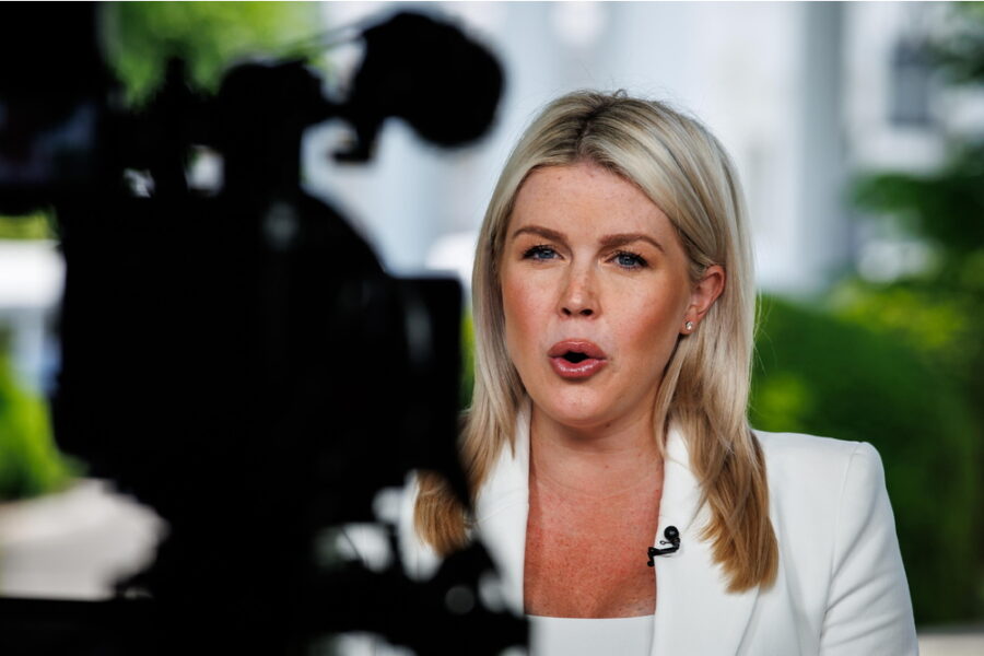 'In ottime mani con il mio team. So che avete il numero di telefono di Trump'