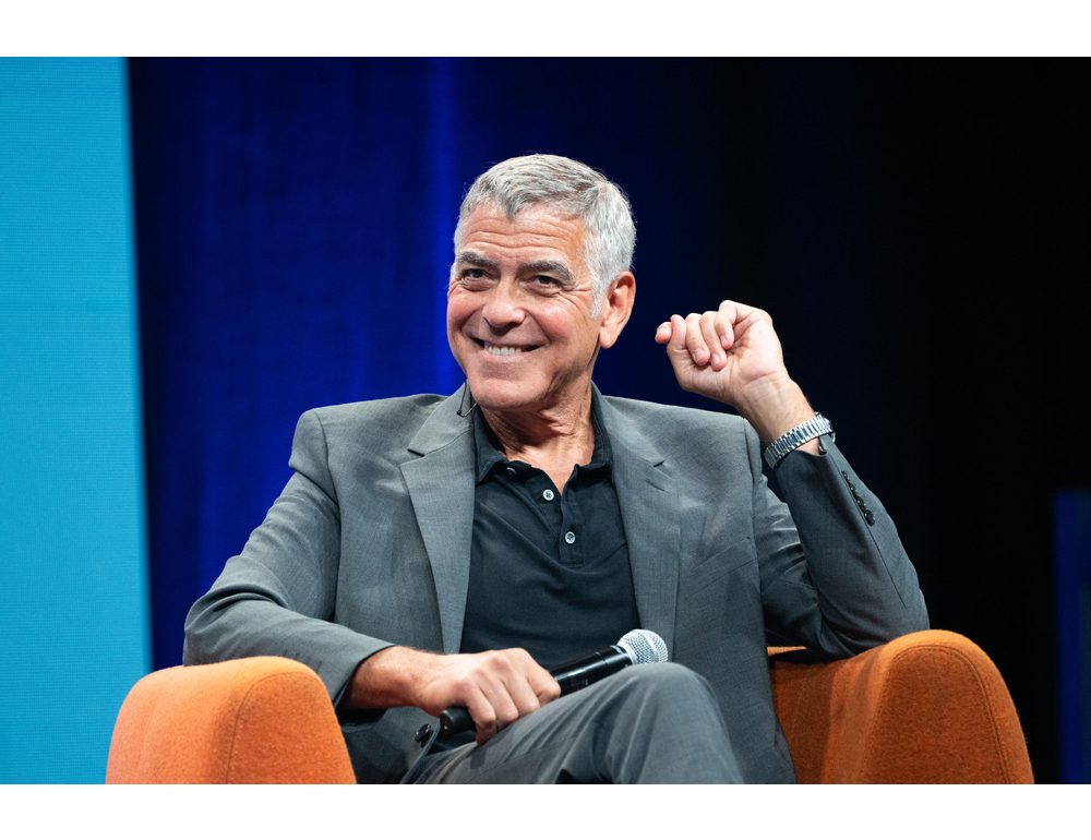 Caso Equalize, ’54 pagine con nomi di vip, da Vieri a Canalis e Clooney’