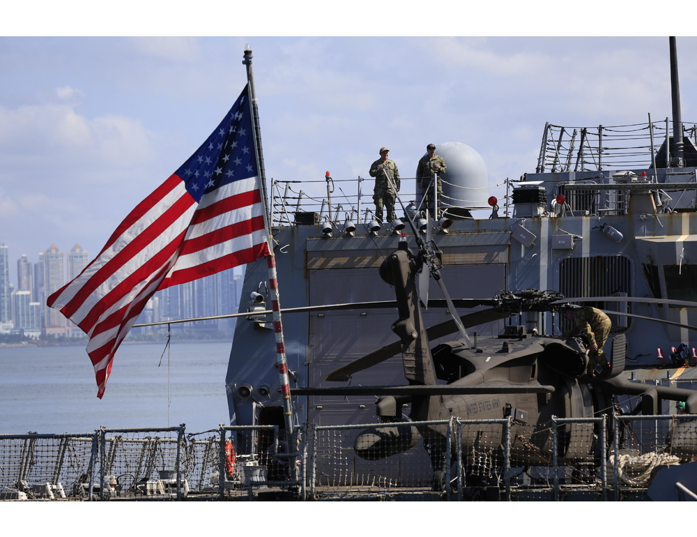 Centcom, due navi da guerra Usa nello stretto di Hormuz per lo sminamento