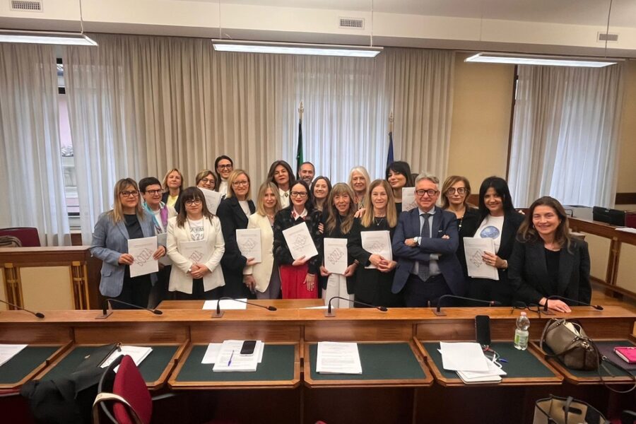 Approvata all'unanimità la relazione sulla violenza digitale contro le donne