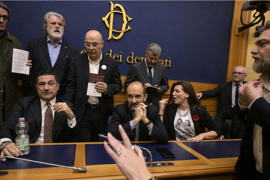 E' la decisione dell'ufficio di presidenza per l'occupazione della sala stampa