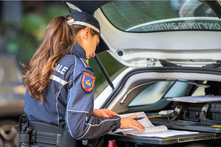 In pieno giorno vicino alla stazione