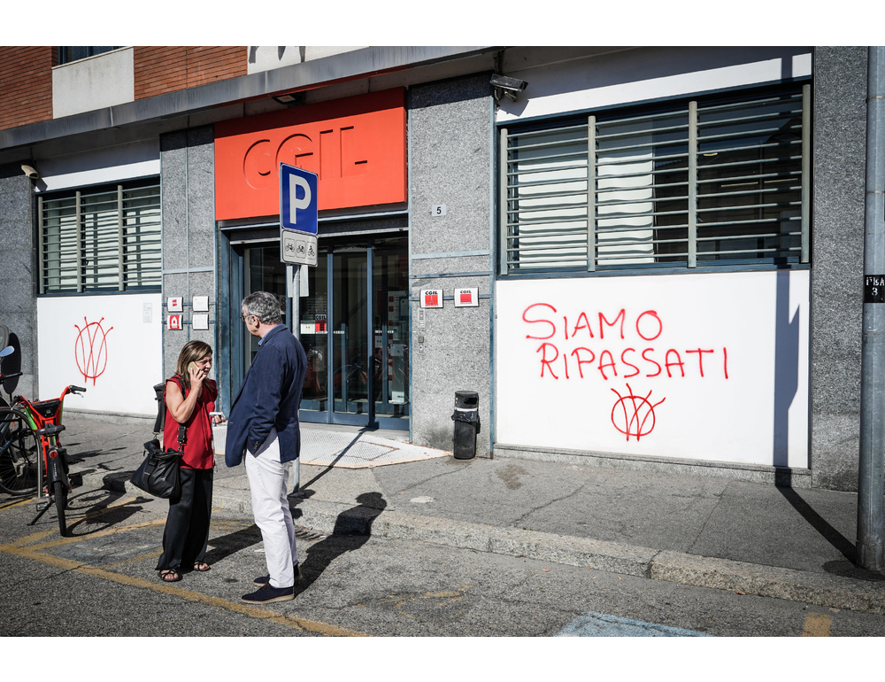 Difesa ‘guerrieri’ No Vax, illegittimi sequestri dispositivi informatici