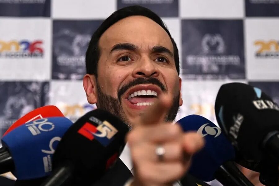 L'oppositore de la Espriella denuncia il presidente Petro