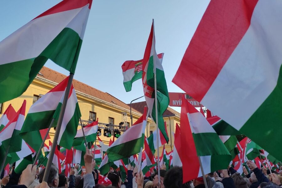 La sfida tra il presidente uscente Viktor Orban e Peter Magyar