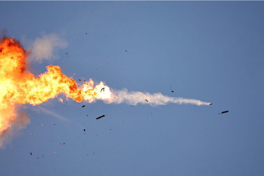 ANSAEmirati-difese-aeree-in-azione-contro-missili-e-droni