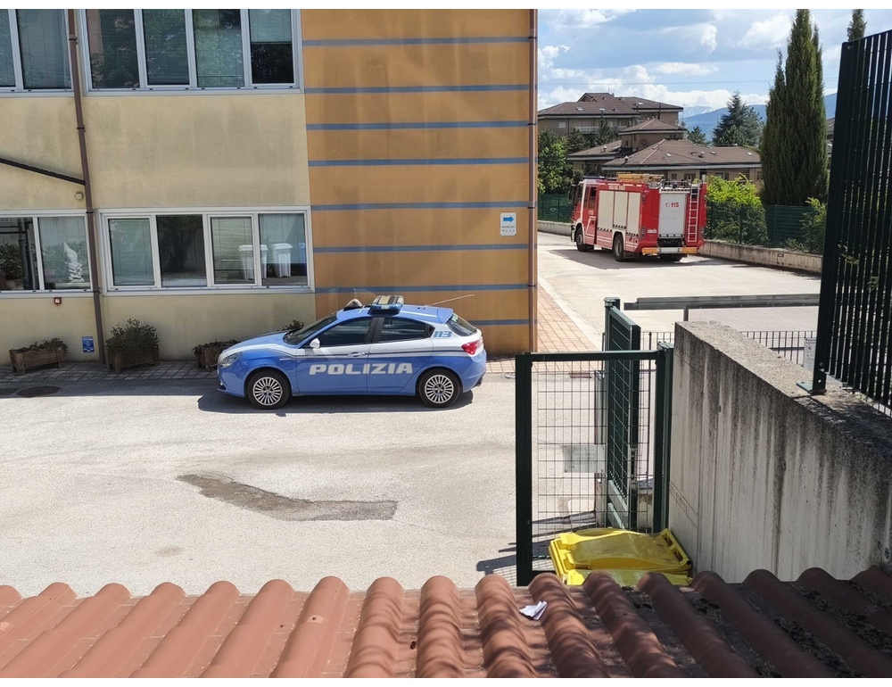 Evacuata la scuola media Carducci all’Aquila, verifiche dopo lievi malori