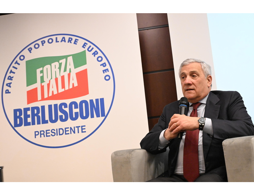 FI, dai Berlusconi fiducia a Tajani, visione unitaria per il rilancio