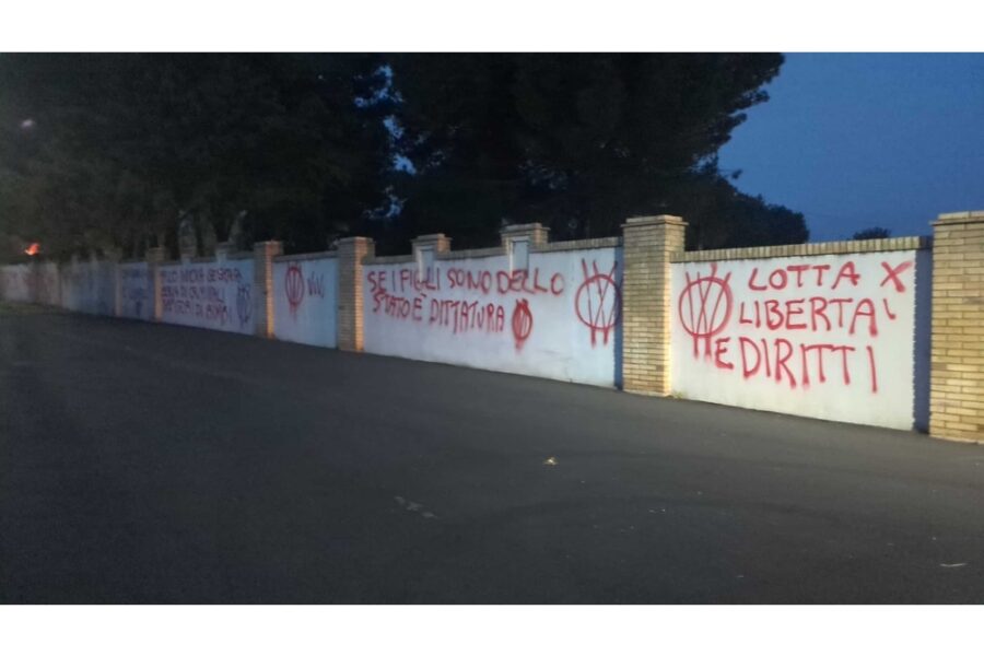 Alcune frasi anche nella zona dove si trova la casa famiglia