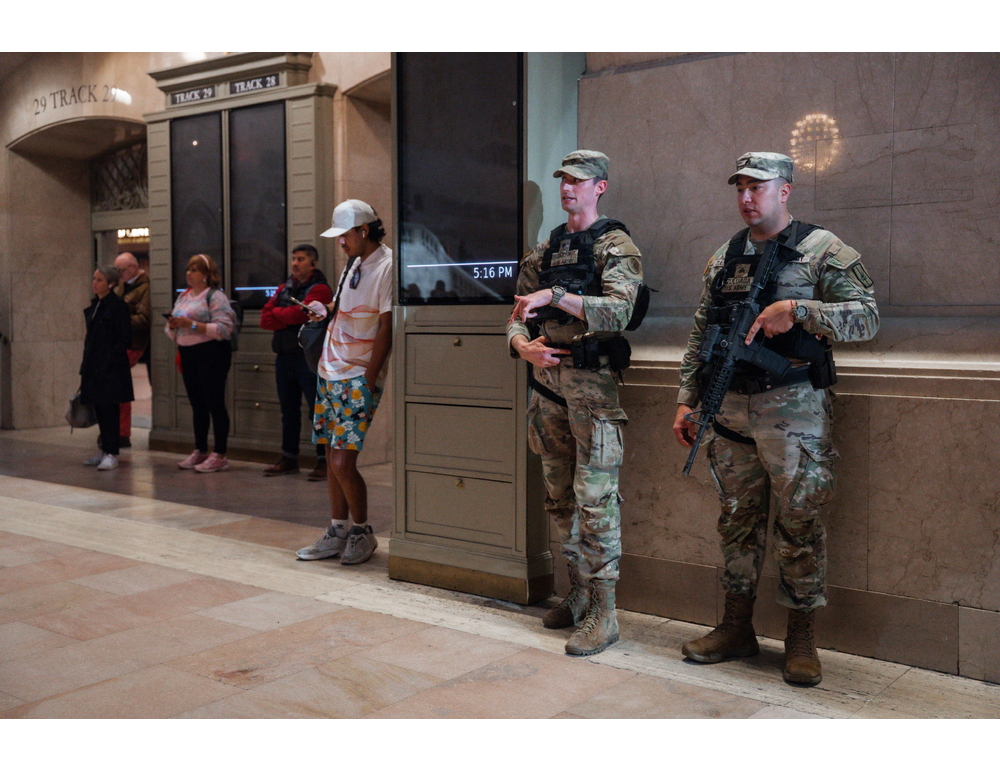 Ferisce con un machete tre anziani alla stazione di New York