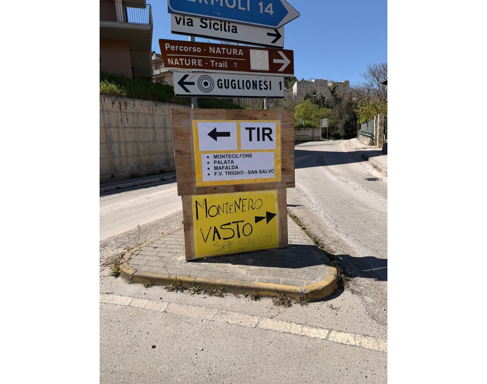 Frana in Molise: navigatori in tilt, sindaci in strada a ‘dirigere’ il traffico